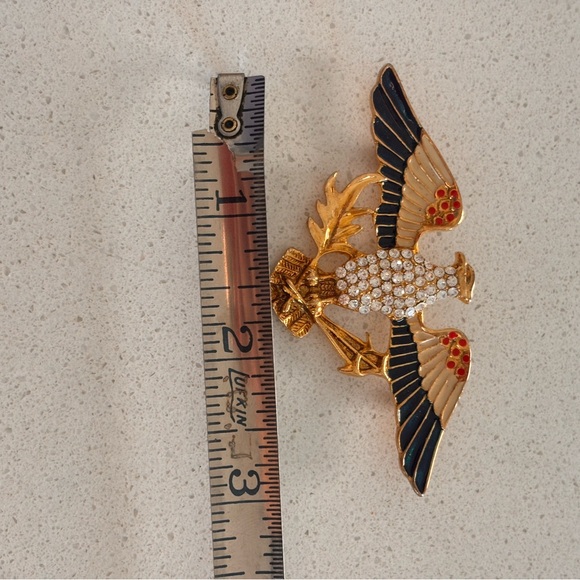 Elegant Gold and Blue Eagle Brooch - Picture 1 of 3